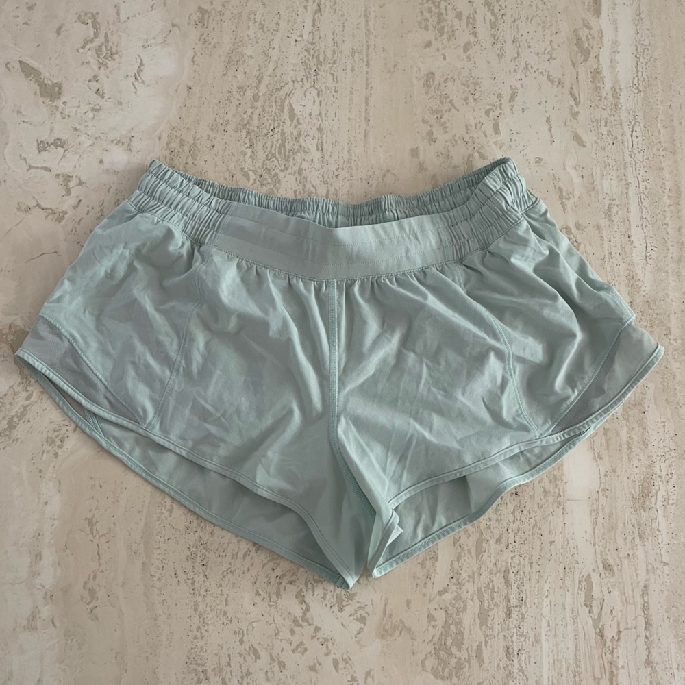 Lululemon Hotty Hot Shorts Low Rise Lined Short 2.5”